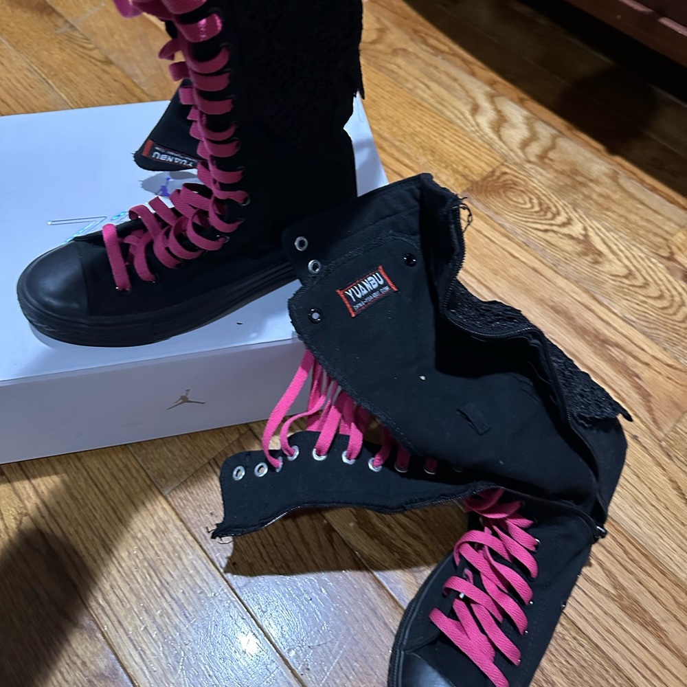 Girls boots